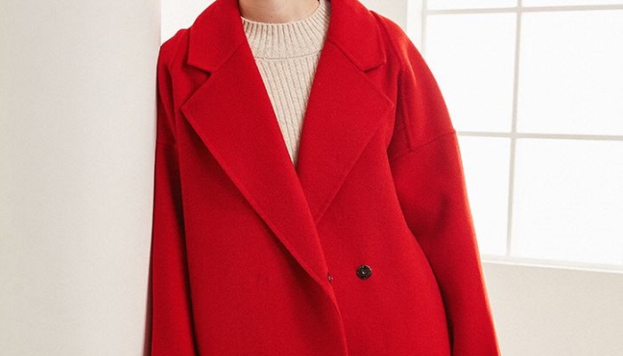 红色羊绒大衣适合什么年龄