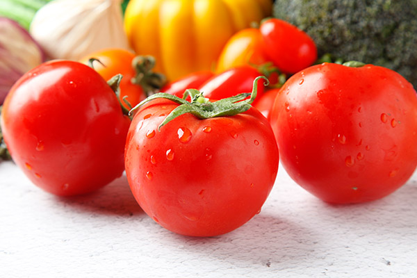 没熟的青西红柿能吃吗