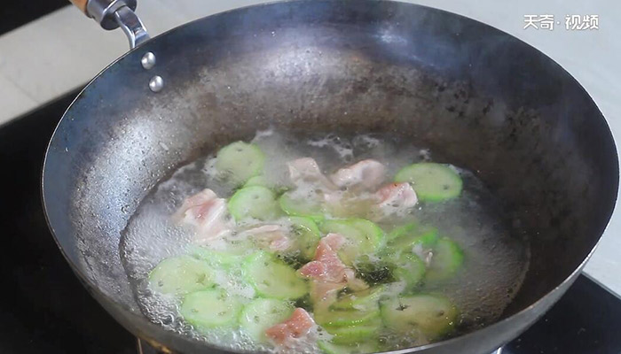 丝瓜瘦肉汤的做法 丝瓜瘦肉汤怎么做