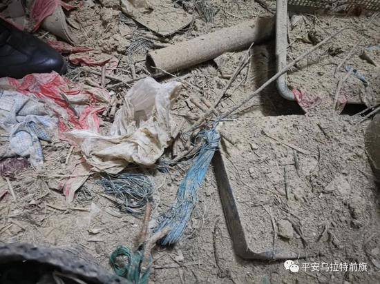 内蒙古一废弃房屋内发现200余枚雷管