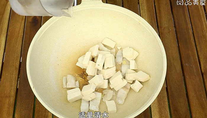 鳕鱼炖豆腐的做法 鳕鱼炖豆腐怎么做