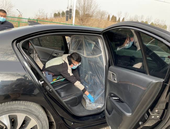 滴滴司机开始接种疫苗，在京重启车内“防护膜”安装