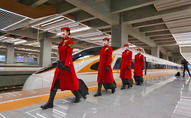 刚刚，北京朝阳站开出首趟京哈“高寒版”复兴号！