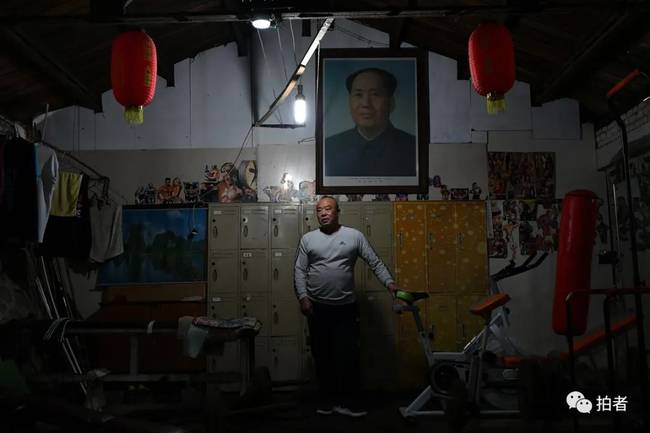 63岁的徐伟和他的“老炮儿”健身房。