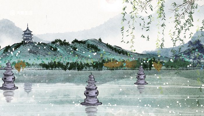 钱塘湖春行描写了西湖什么季节